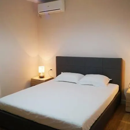 Megi's Modern Apartment Tirana
